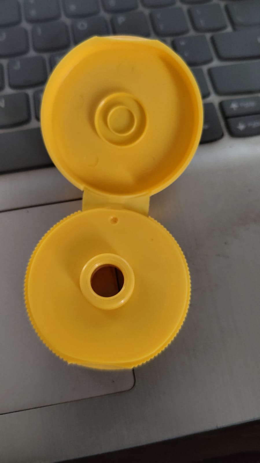 35mm Screw On Flip Top Cap